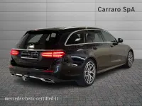Usata Mercedes E220 Premium 200 CV (147 kW) 2022 Nero metallizzato Station wagon
