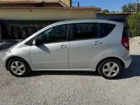 Usata Mercedes A180 Elegance 109 CV (80 kW) 2011 Argento Utilitaria