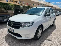 Usado Dacia Sandero Ambiance 72 CV (52 kW) 2013 Blanco Berlina