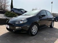 Usata Fiat Punto Lounge 95 CV (69 kW) 2017 Nero Utilitaria