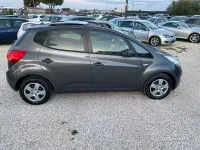 Usata Kia Venga 90 CV (66 kW) 2011 Grigio Utilitaria