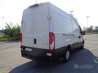 Usata Iveco Daily 126 CV (92 kW) 2016 Bianco Furgone