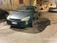 Usata Ford Focus 90 CV (66 kW) 1999 Verde Berlina
