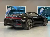Usata Porsche 911 Carrera Cabriolet 394 CV (289 kW) 2025 Nero jet met Cabrio