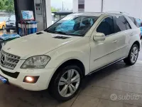 Usata Mercedes ML320 224 CV (164 kW) 2008 Bianco SUV