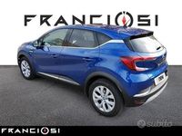 Usata Renault Captur Intens 143 CV (105 kW) 2022 Blu SUV