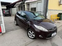 Usata Ford Fiesta Titanium 71 CV (52 kW) 2011 Marrone Berlina