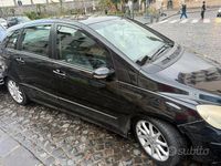 Begagnad Mercedes B200 140 HK (102 kW) 2010 Svart Minibuss