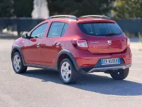Usata Dacia Sandero Stepway 90 CV (66 kW) 2013 Rosso Berlina