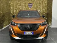 Usata Peugeot 2008 Allure 102 CV (75 kW) 2023 Arancione SUV