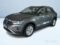 Usata VW T-Roc Life 150 CV (110 kW) 2023 Grigio metallizzato SUV