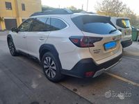 Usata Subaru Outback 169 CV (124 kW) 2024 Bianco Station wagon