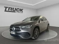 Usata Mercedes GLA200 Premium 150 CV (110 kW) 2022 Grigio montagna metallizzato SUV