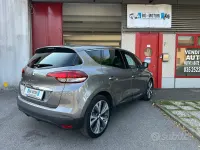 Usata Renault Scénic Zen 110 CV (80 kW) 2017 Grigio Monovolume