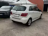 Usata Mercedes A180 Premium 109 CV (80 kW) 2011 Bianco Utilitaria