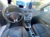 Begagnad Ford Focus 90 HK (66 kW) 2006 Blå Sedan