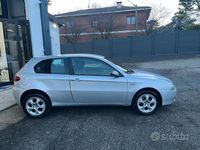 Usata Alfa Romeo 147 105 CV (77 kW) 2008 Grigio Utilitaria