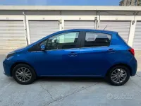 Usata Toyota Yaris Trend 99 CV (72 kW) 2017 Bluazzurro Utilitaria