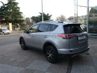 Begagnad Toyota RAV4 Hybrid Lounge 155 HK (114 kW) 2017 Grå SUV
