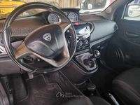 Usata Lancia Ypsilon 84 CV (61 kW) 2014 Viola Utilitaria