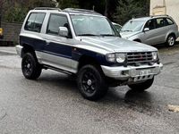 Usata Mitsubishi Pajero 99 CV (72 kW) 2000 Grigio SUV