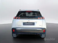 Usata Peugeot 2008 Allure 131 CV (96 kW) 2023 Bianco SUV