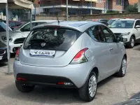 Usata Lancia Ypsilon Silver 69 CV (50 kW) 2014 Grigio Utilitaria