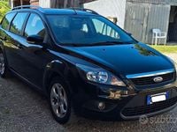 Begagnad Ford Focus 2011 Svart Kombi
