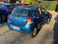 Usata Toyota Yaris Sol 101 CV (74 kW) 2011 Blu Utilitaria