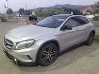 Usata Mercedes GLA180 109 CV (80 kW) 2016 Grigio SUV