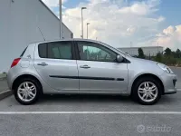 Usata Renault Clio II LE 75 CV (55 kW) 2007 Grigio Berlina