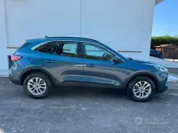 Usata Ford Kuga Titanium 120 CV (88 kW) 2022 Blu SUV