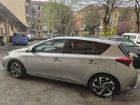 usata Toyota Auris hybrido