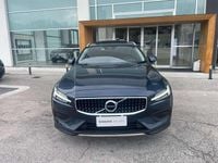 Usata Volvo V60 CC Business Edition 197 CV (144 kW) 2022 Blu/azzurro Station wagon