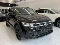 Usata VW T-Roc R-line 150 CV (110 kW) 2024 Nero SUV