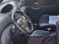 Usata Toyota Yaris Luna 87 CV (63 kW) 2003 Marrone Berlina