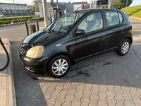 Usata Toyota Yaris 68 CV (50 kW) 2001 Nero Utilitaria