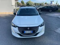 Usata Peugeot e-208 Allure 56 kW (77 CV) 2023 Bianco Utilitaria