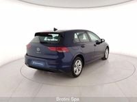 Usata VW Golf VIII Life 116 CV (85 kW) 2022 Blu metallizzato Utilitaria
