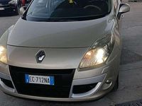 Usata Renault Scénic III Luxe 110 CV (80 kW) 2010 Oro Monovolume