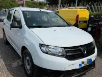 Usata Dacia Sandero Lauréate 72 CV (52 kW) 2013 Bianco Berlina