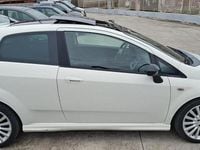 Usata Fiat Grande Punto Sport 90 CV (66 kW) 2009 Bianco Utilitaria