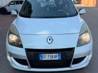 Usata Renault Scénic III 110 CV (80 kW) 2011 Bianco Monovolume