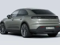 Usata Porsche Macan 2024 U4 verde aventurine metallizzato SUV