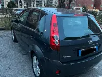 Usata Ford Fiesta 80 CV (58 kW) 2006 Grigio Utilitaria