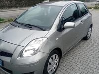 Usata Toyota Yaris 87 CV (63 kW) 2008 Grigio Utilitaria