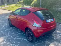Usata Lancia Ypsilon 69 CV (50 kW) 2018 Rosso Utilitaria