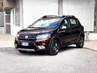 Usata Dacia Sandero Stepway 90 CV (66 kW) 2017 Marrone Berlina