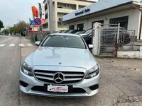 Usata Mercedes C180 Business 122 CV (89 kW) 2019 Argento iridio metallizzato Berlina