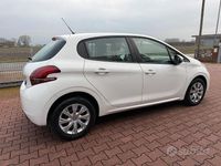 Usata Peugeot 208 Active 102 CV (75 kW) 2020 Bianco Utilitaria